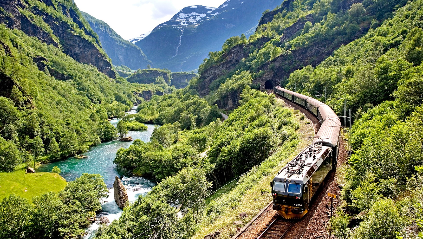 Trein Noorwegen - Bergensbanen. Treinrit van Oslo naar Bergen. Trein Noorwegen - Bergensbanen. Treinrit van Oslo naar Bergen.